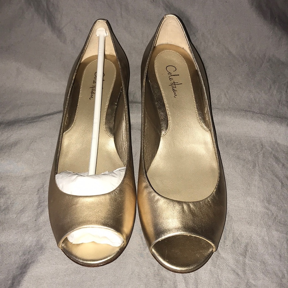 NWT. Brand new! Cole Haan Air Elly - Gold